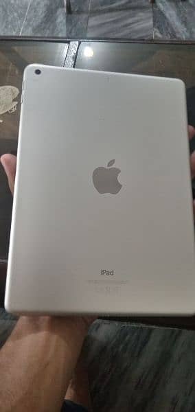 I pad 6th gen good condition not a single fault 0