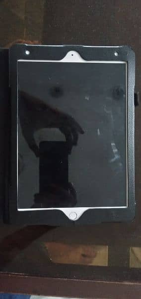 I pad 6th gen good condition not a single fault 6