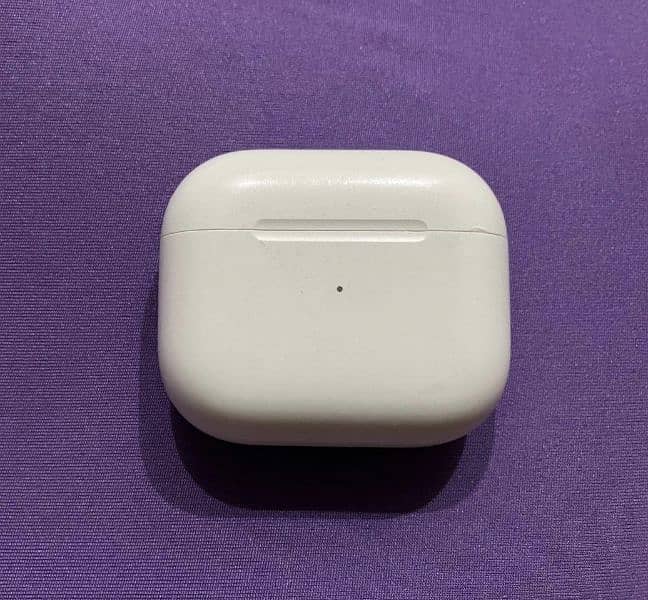 Airpods Gen 3 Only Charging Case Available 100% Original 1