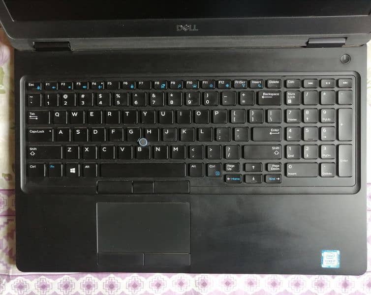 Dell Latitude 5590 1