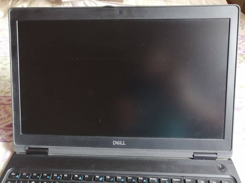 Dell Latitude 5590 2