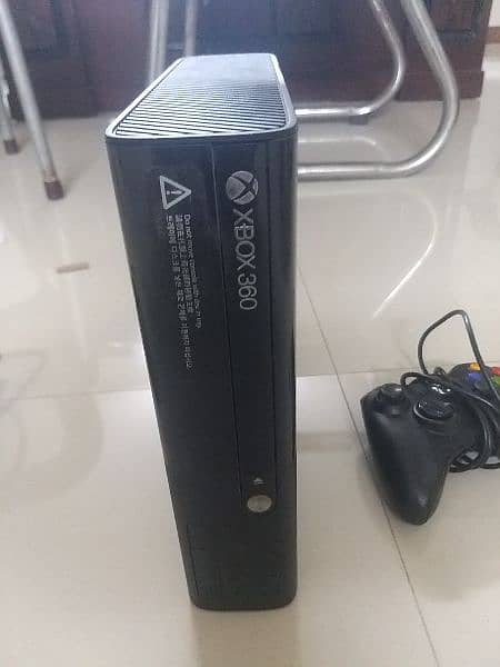 Xbox 360 with box not working 2