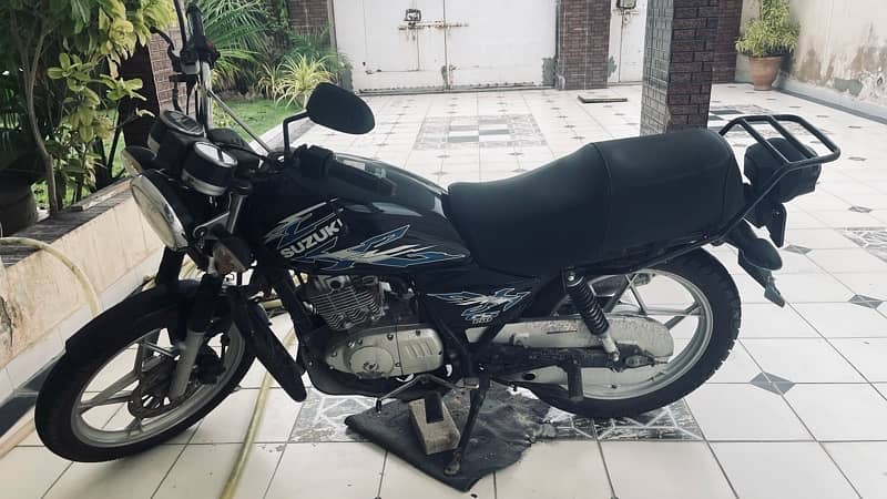 Suzuki GS 150 SE 0