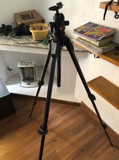 Manfrotto 190 Worth 400$ new tripod