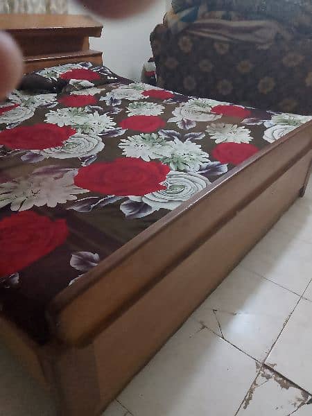 bed for sell kami hojayegi urgent sell krna ha 2