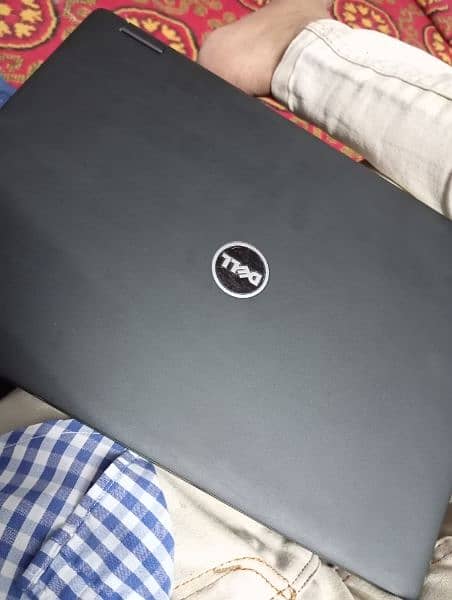 Dell Latitude 2 in 1 Book i5 7th Generation 2