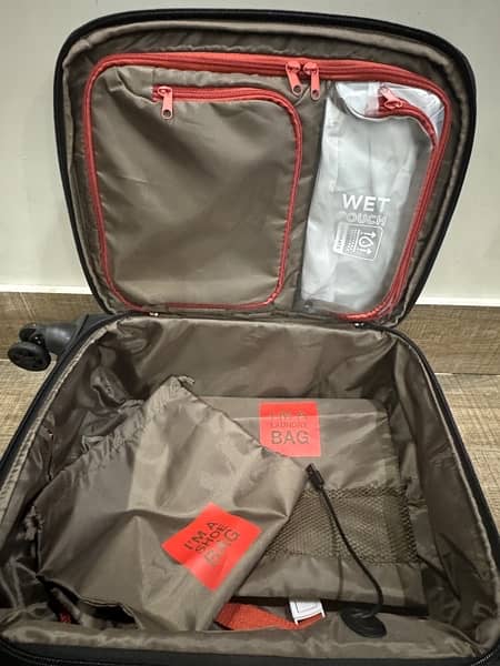 American Tourister XL Suit Case| Cabin Size Trolley For Sale 1