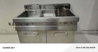 Fastfood Fryer Double
Tanks 24 litre 24 litre
Pure SS