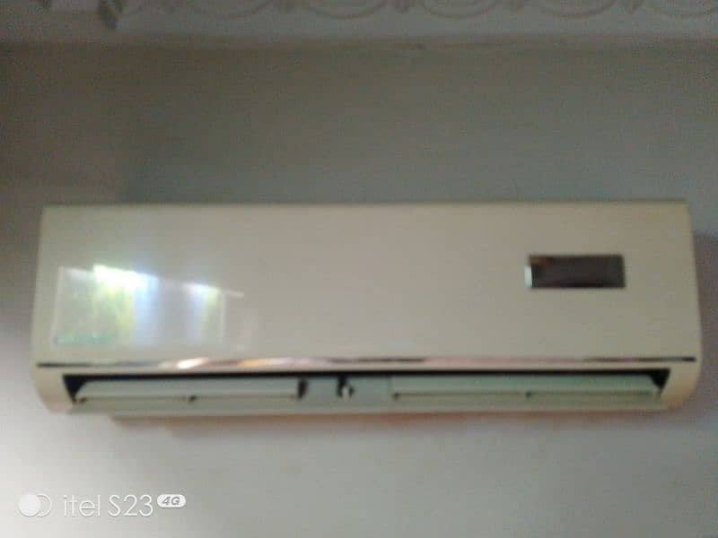 1 ton AC used in good working condition 0