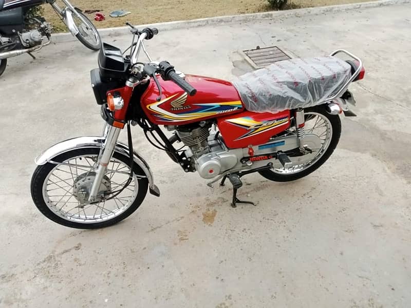 Honda 125cg for sale my watsap number 0322,,,0610,,,296 0