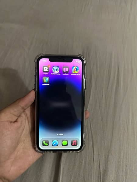 Iphone XR 64 Gb factory unlock exchang possible with iphone 11 ,11 pro 0