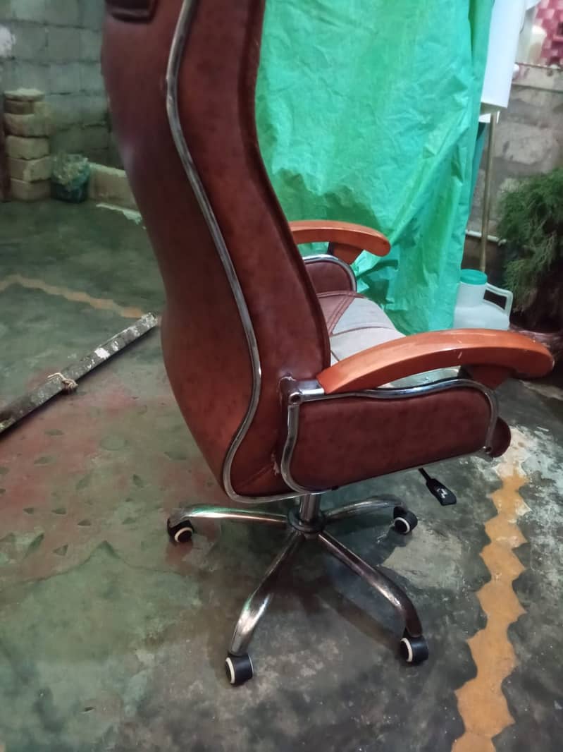 Office chair , executive chair , Boss chair , manager chair VIP office 0