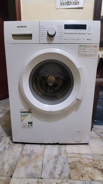 Used Siemens iQ100 Front Load Washing Machine - 6 kg, 1