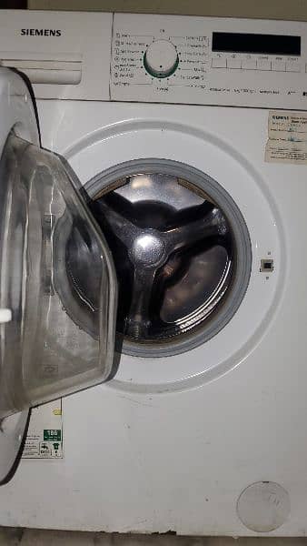 Used Siemens iQ100 Front Load Washing Machine - 6 kg, 6