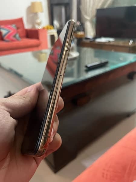 iphone XS 256GB PTA Approved 5