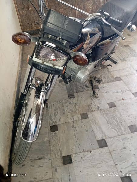 honda 125 2021 model full lush condition 
all punjab nmber 1