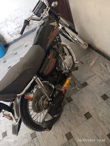 honda 125 2021 model full lush condition 
all punjab nmber 3