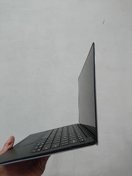 Dell  XPS 13 9370 6