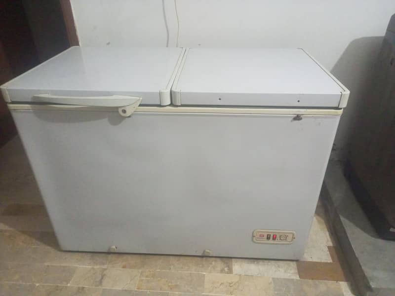 Dawlance Deep freezer double door sale working and excellent condition 7