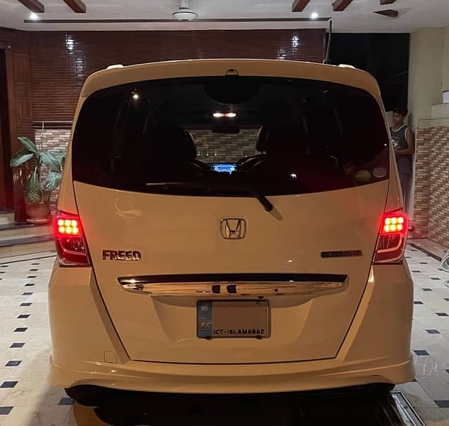 Honda Freed 2012 1