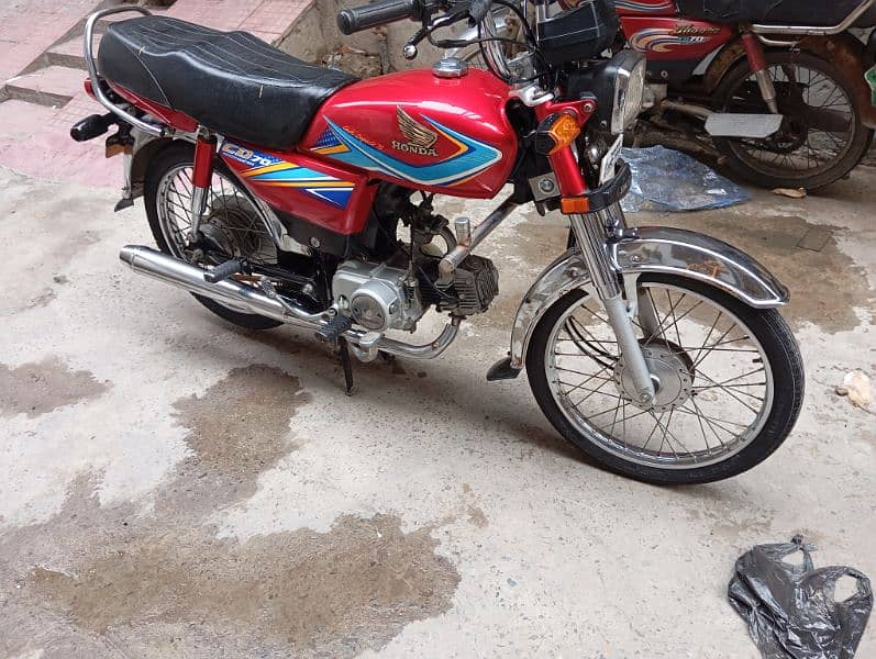 Honda 70cc Genuine Condition 2