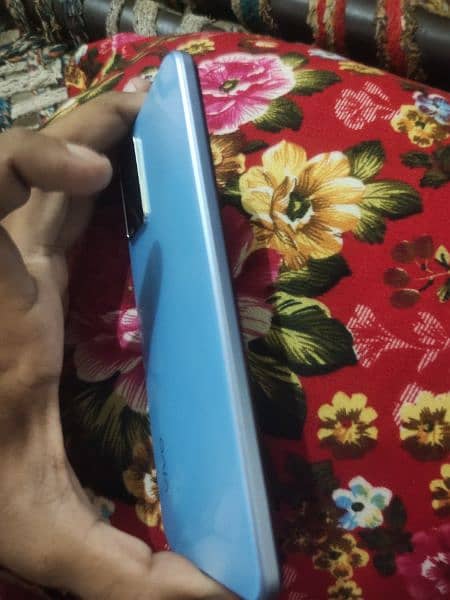 vivo y33s only set box ghr me gum hogya h condition pics me dekh lo 4