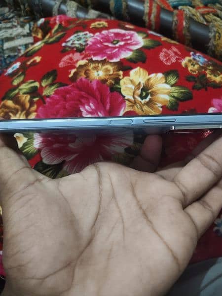 vivo y33s only set box ghr me gum hogya h condition pics me dekh lo 6