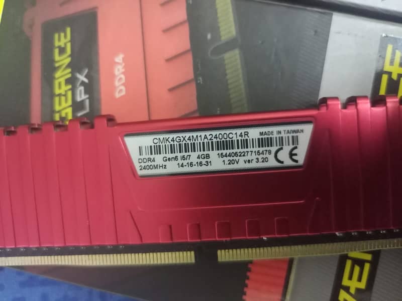 Corsair Vengeance ddr4 8gb (4x2)  2400Mhz CL 14 2