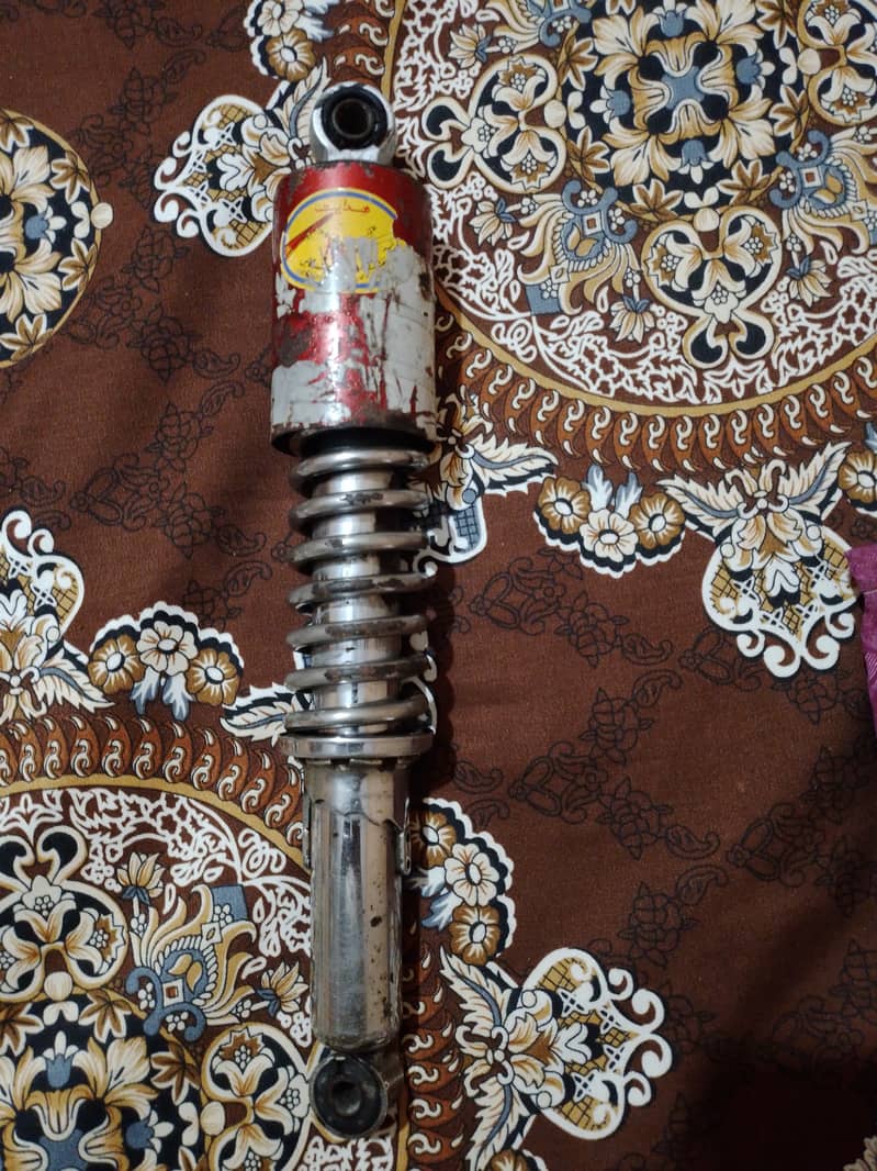 Back  Shocks  with good condition and  two lever 1