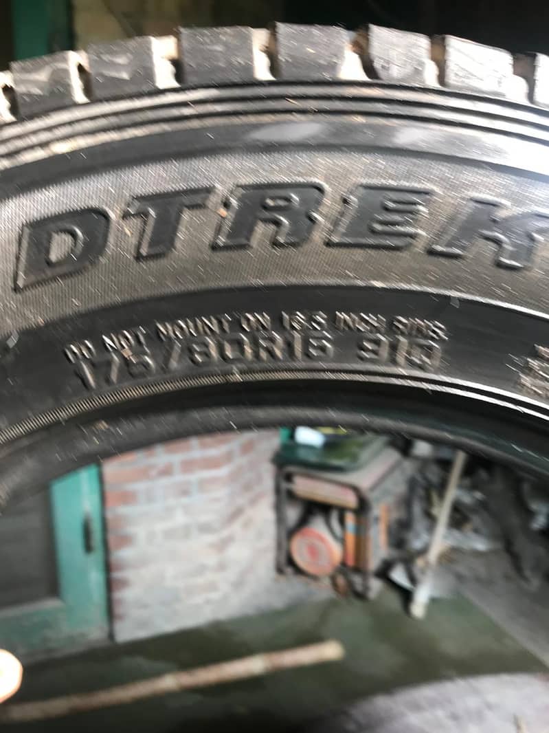 Jeep Tryes Dunlop 175/80/16 4