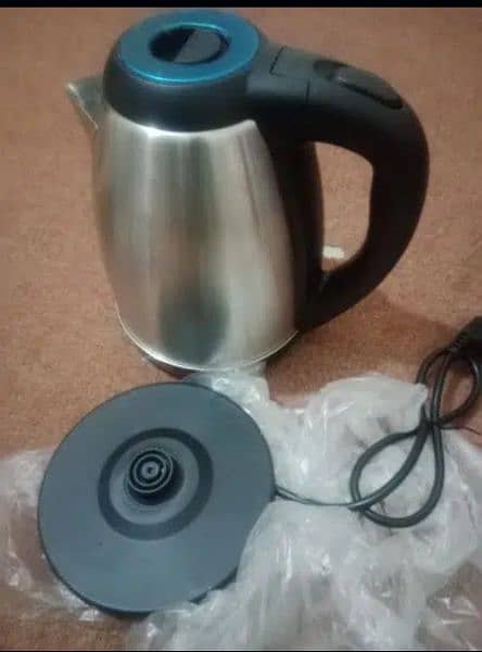 Electric Kettle (Kenwood) 1