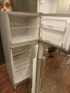 sale dawlance 9170 model fridge na open na hi reparing orgnal