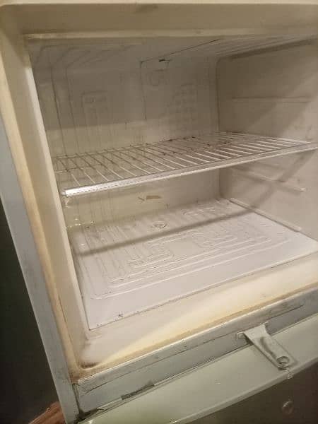 sale dawlance 9170 model fridge na open na hi reparing orgnal 4