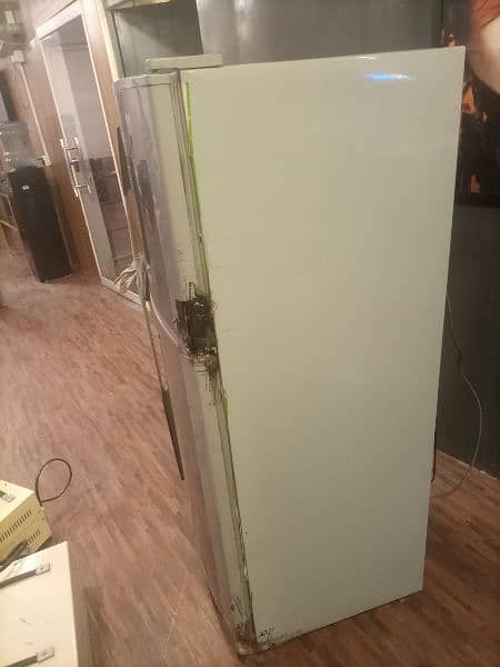 sale dawlance 9170 model fridge na open na hi reparing orgnal 8