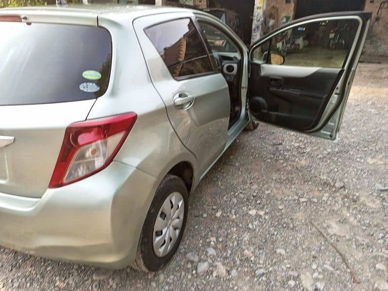 Toyota Vitz 1.0 2