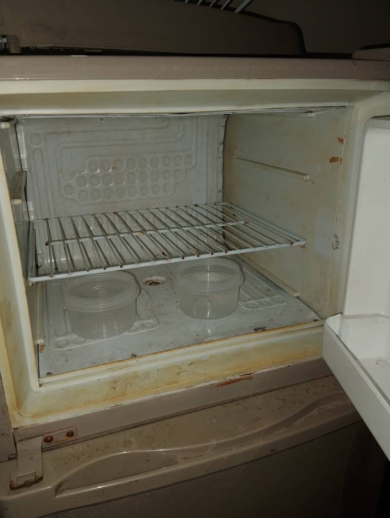 Dawlance fridge repaired 1