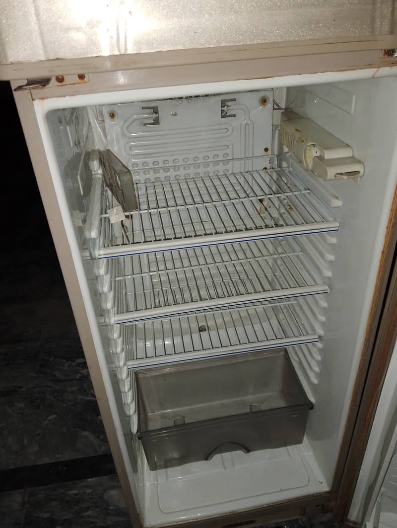 Dawlance fridge repaired 2