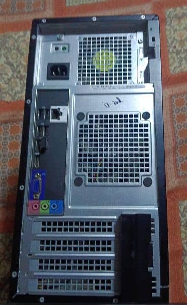 Dell Optiplex 3010 with monitor and keyboard 1