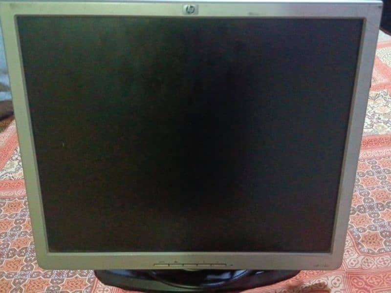 Dell Optiplex 3010 with monitor and keyboard 3