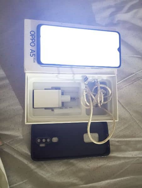 oppo a5 2020 4/128 with box and charger lash condition 8