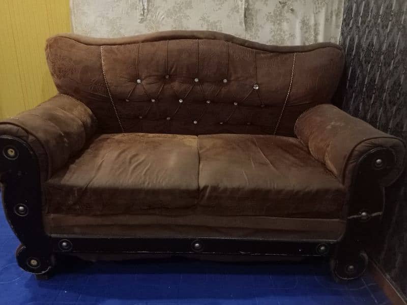 4 Door Safe Almari and 6 Seater Sofa For Sale 3