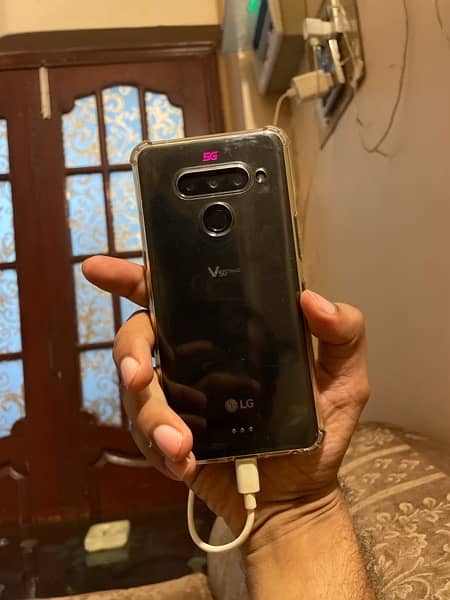 LG V50 ThinQ 1