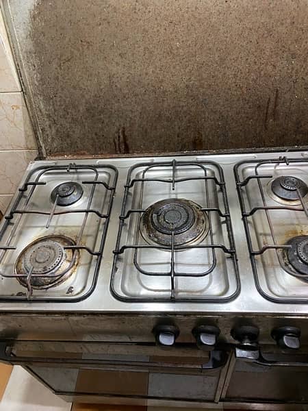 stove in best condition need to be re paint all ok 1