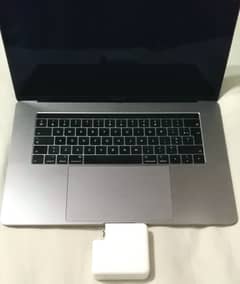 Macbook 15 inch 2018 32gb 1tb A1990 96watts READ FULL AD CAREFULLY PLZ