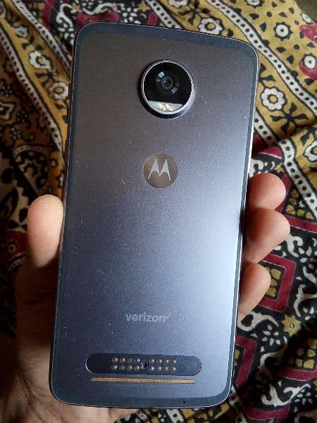 Moto Z2 play 10 by 10 urgent sale 1