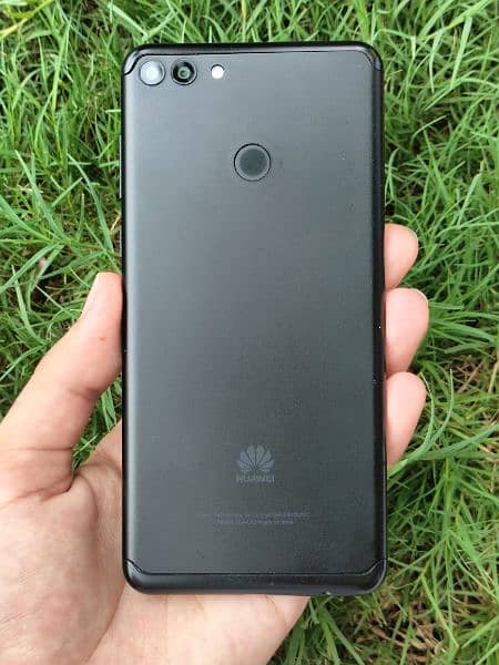 Huawei Y9 2018 1