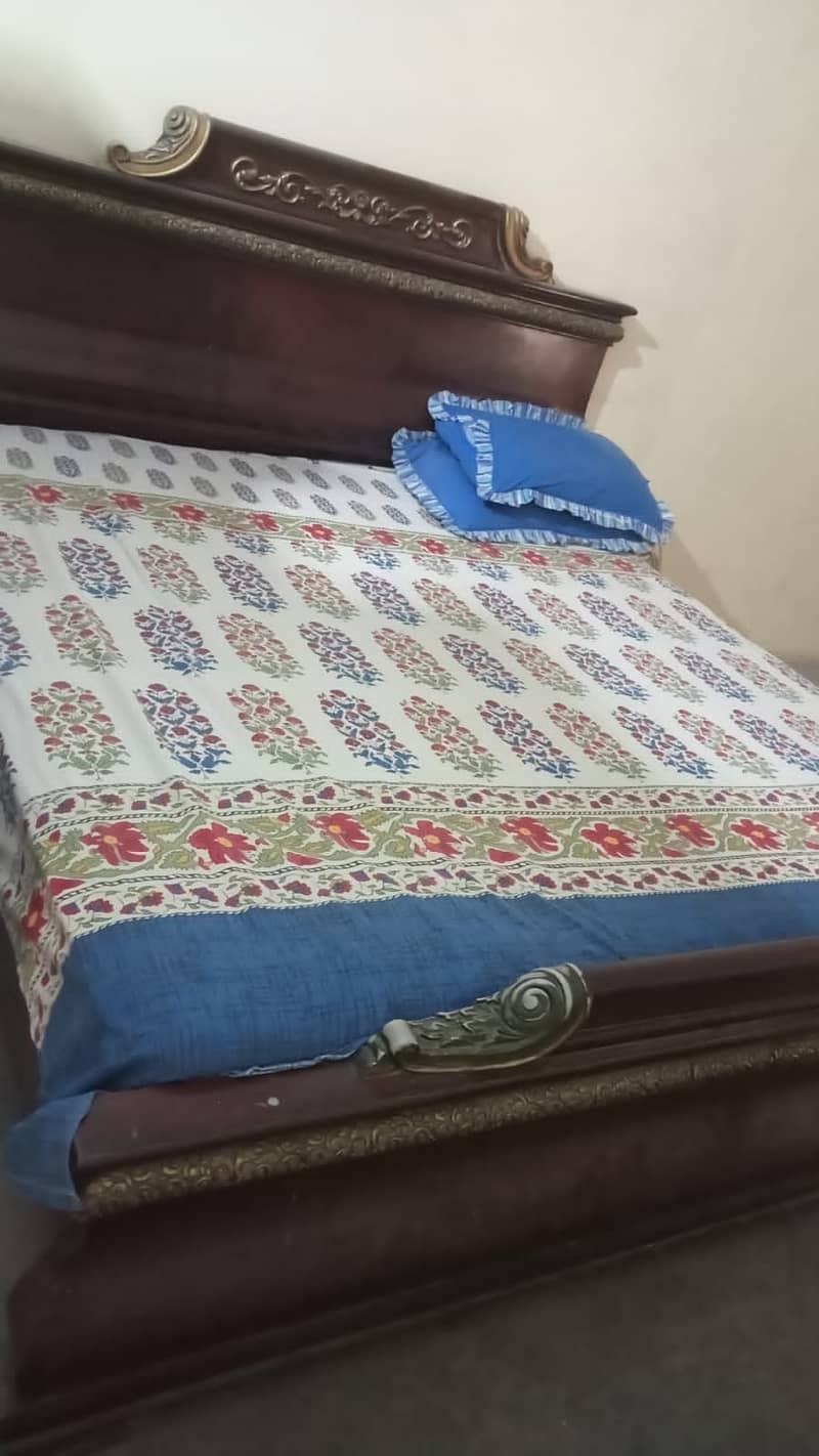 wooden bed mattress with dressing table 2