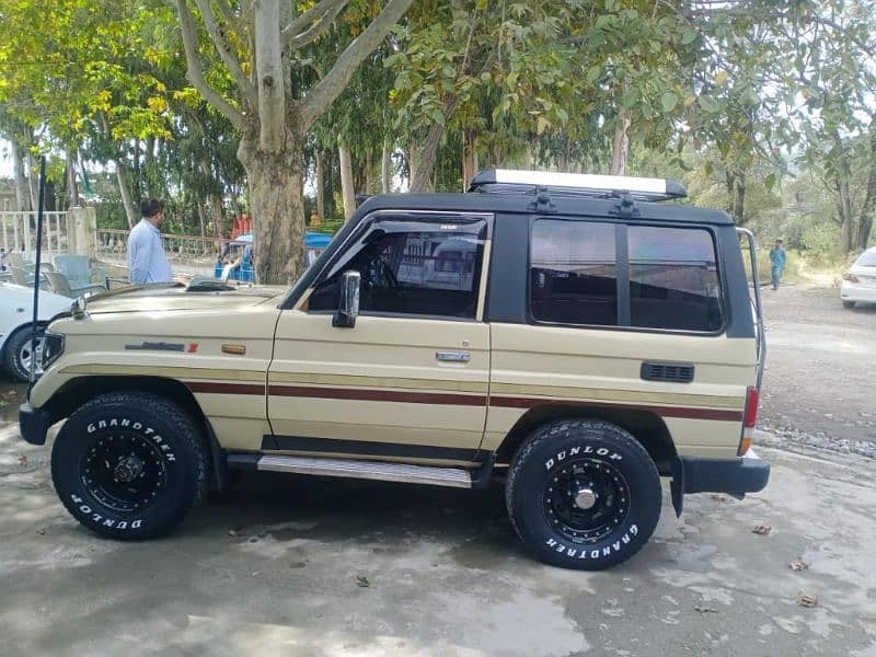 Toyota Land Cruiser 1992 2