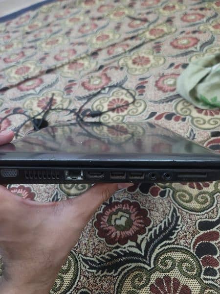 Hp pavilion g4 m390 with 6gb ram(lines in screen) 7