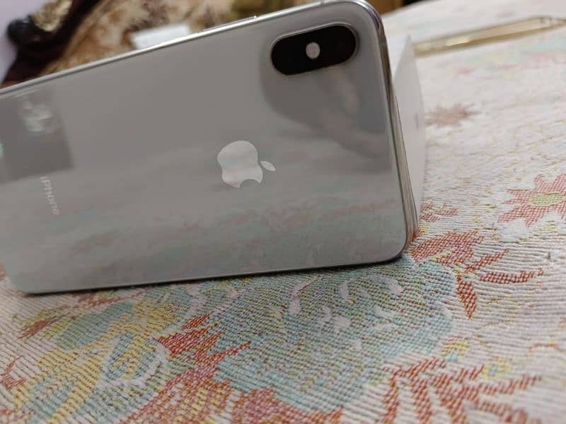 Apple iPhone Xs max 2